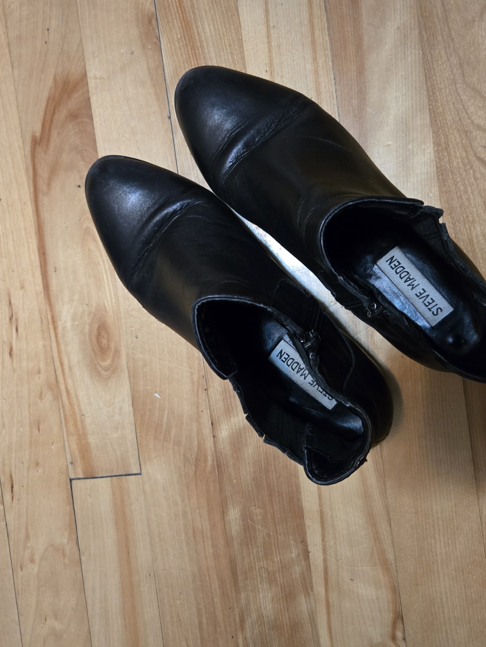 Steve Madden Black Leather Pointed Ankle Booties